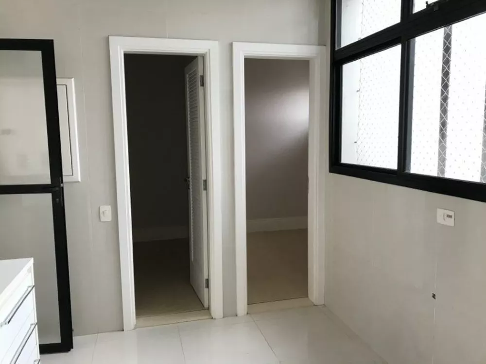 Apartamento para alugar com 4 quartos, 329m² - Foto 6