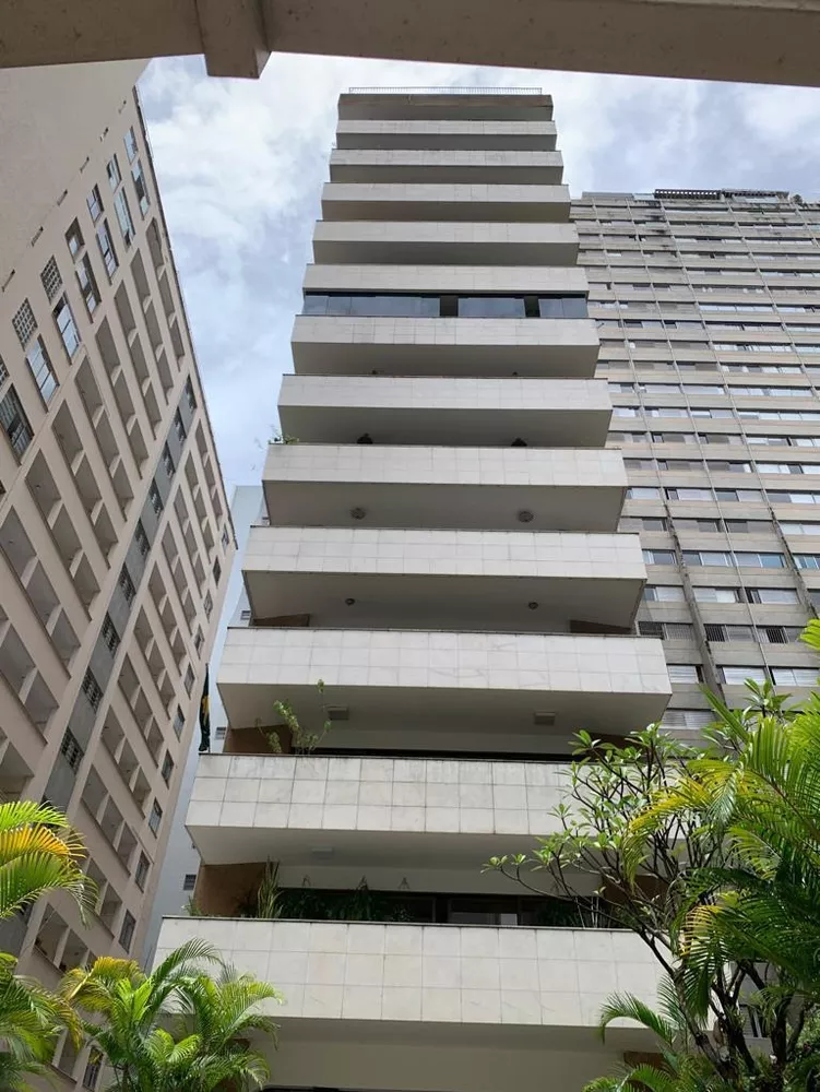 Apartamento à venda com 4 quartos, 243m² - Foto 1