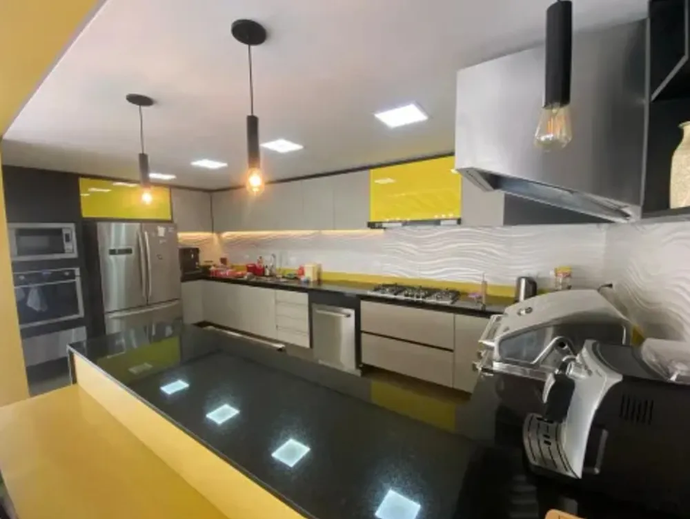 Casa, 3 quartos, 220 m² - Foto 1