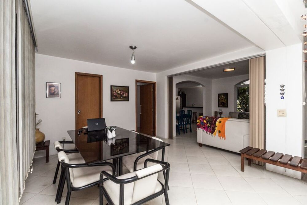 Casa, 4 quartos, 220 m² - Foto 1