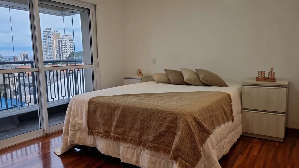 Apartamento à venda com 3 quartos, 213m² - Foto 2