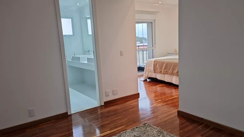 Apartamento à venda com 3 quartos, 213m² - Foto 3