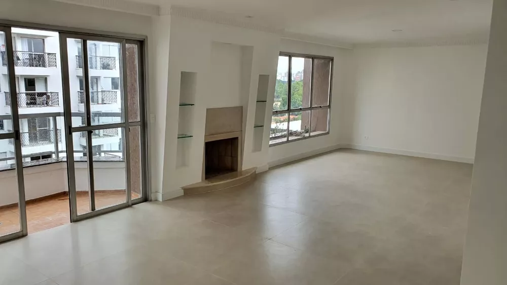 Apartamento à venda com 3 quartos, 195m² - Foto 1