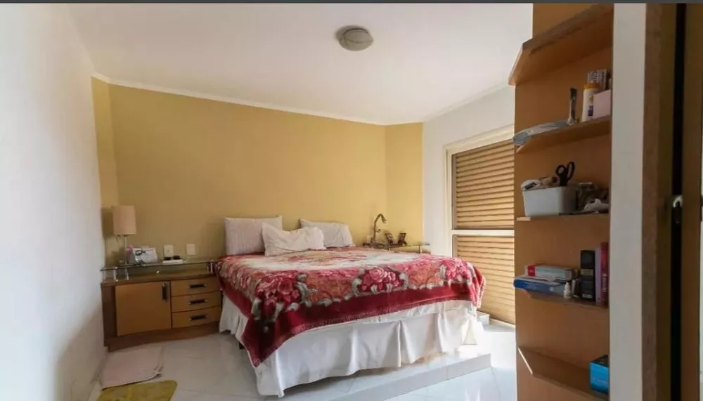 Apartamento à venda com 3 quartos, 160m² - Foto 2