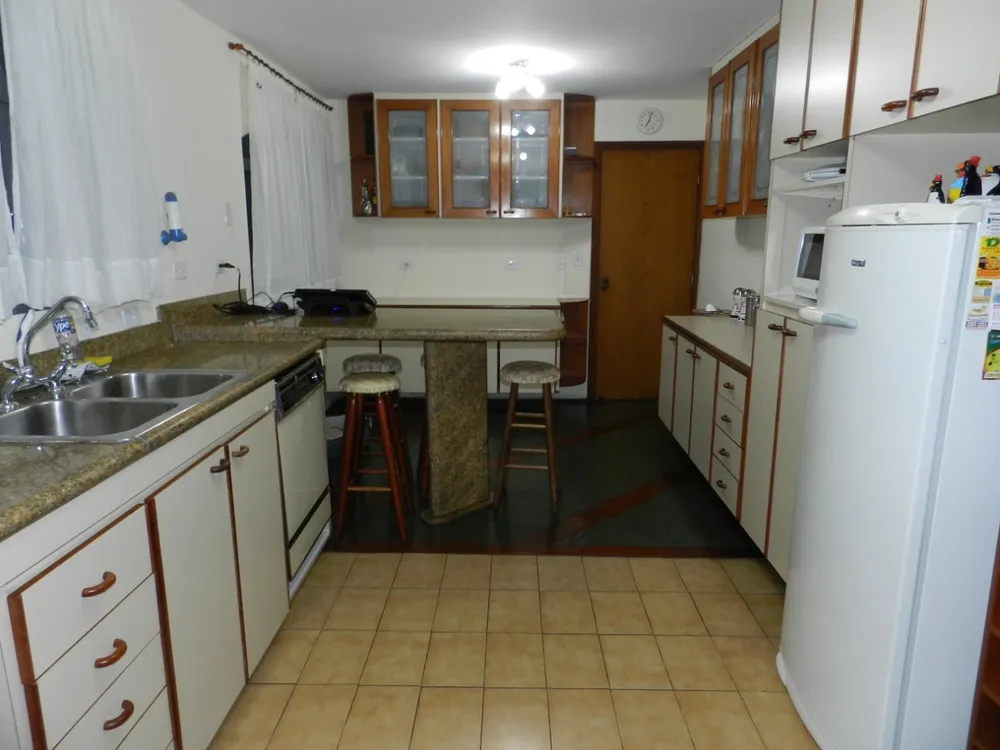 Casa, 4 quartos, 240 m² - Foto 10