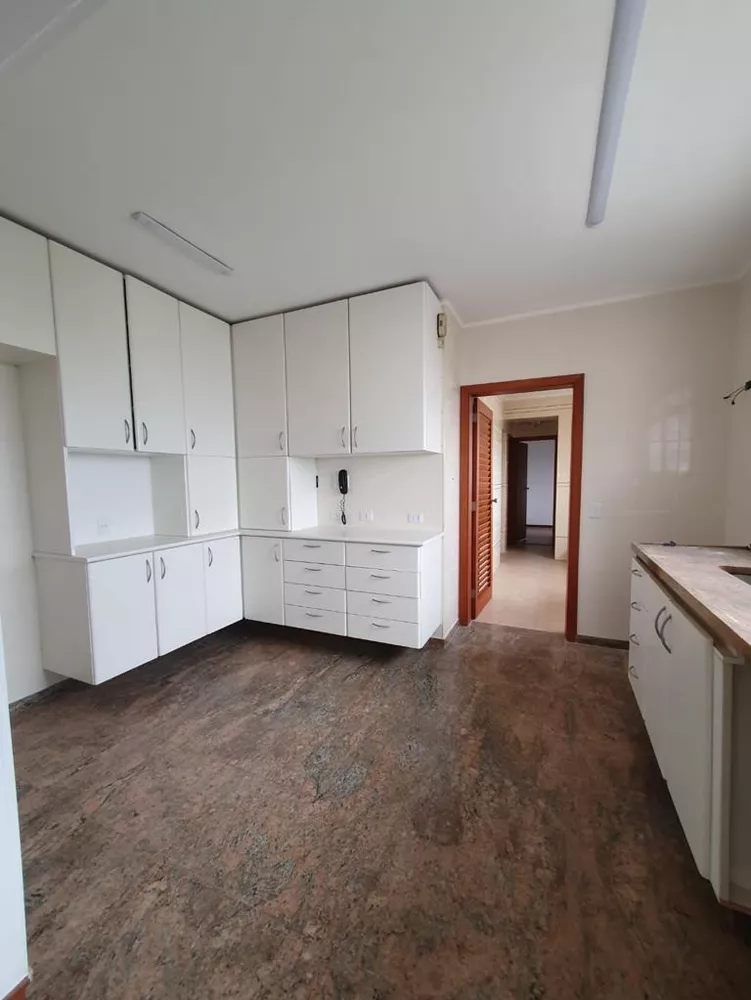 Apartamento à venda com 4 quartos, 232m² - Foto 2