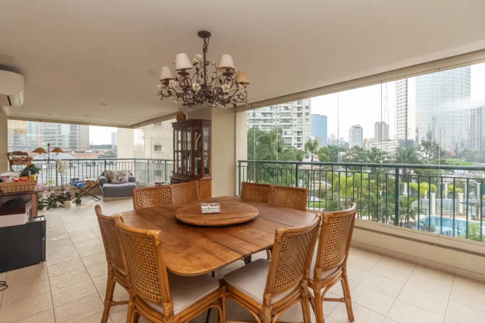 Apartamento, 4 quartos, 210 m² - Foto 1