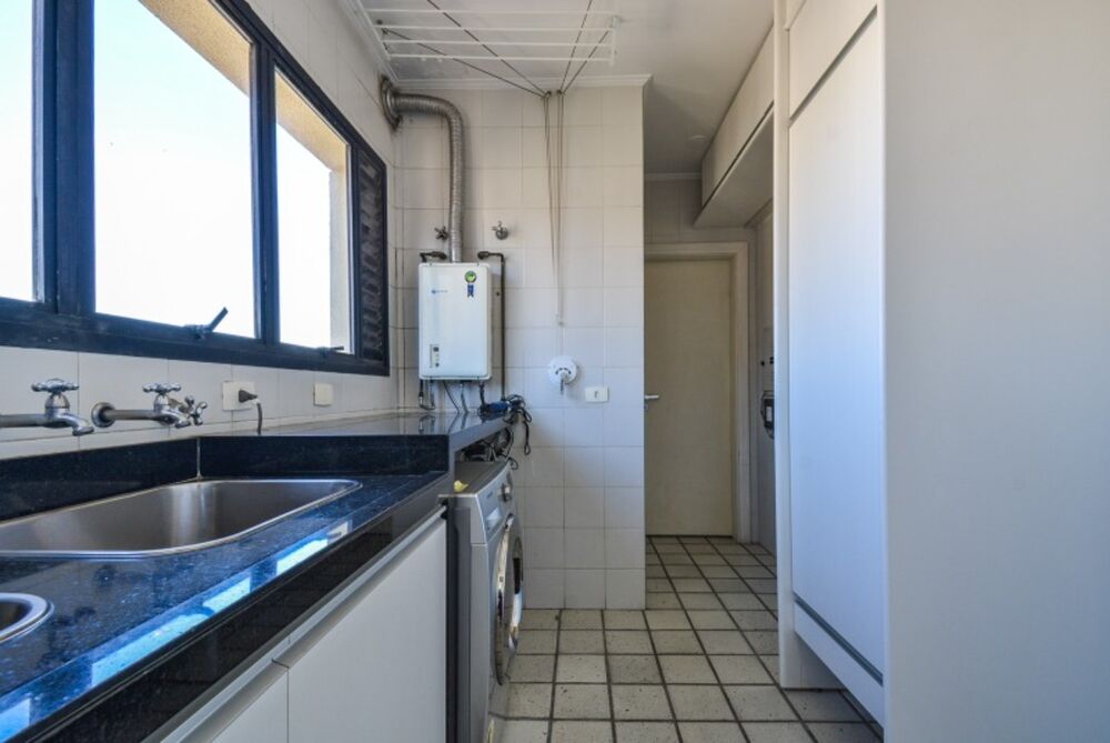 Apartamento, 3 quartos, 224 m² - Foto 2