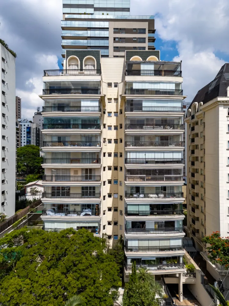 Apartamento, 3 quartos, 220 m² - Foto 1