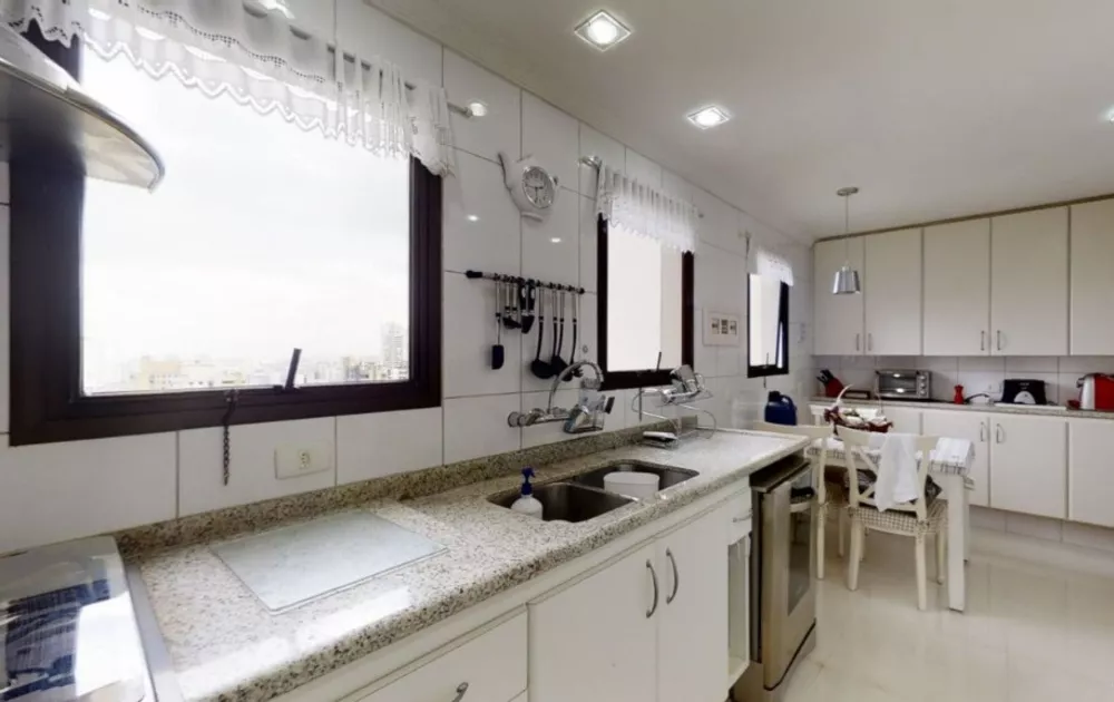 Apartamento à venda com 3 quartos, 212m² - Foto 5