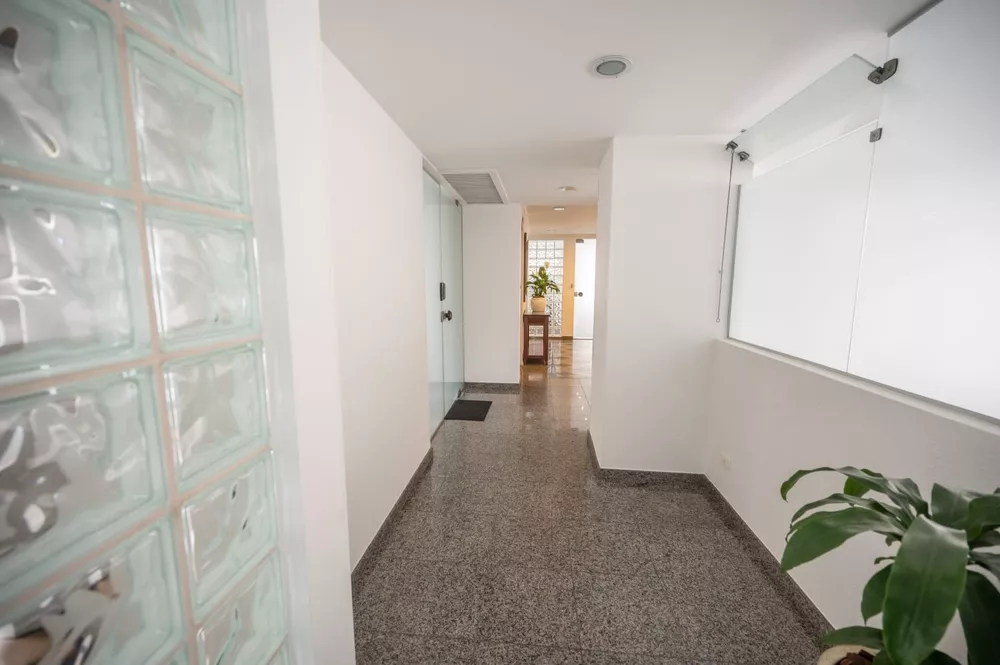 Apartamento à venda com 2 quartos, 58m² - Foto 2