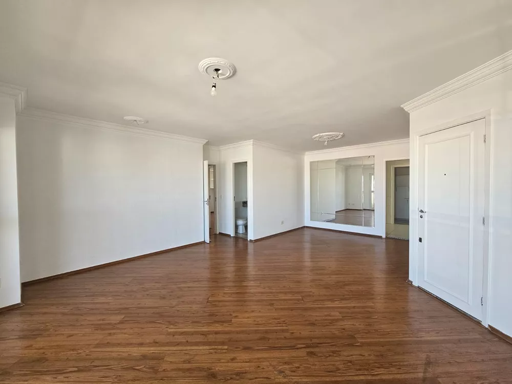 Apartamento à venda com 3 quartos, 127m² - Foto 1