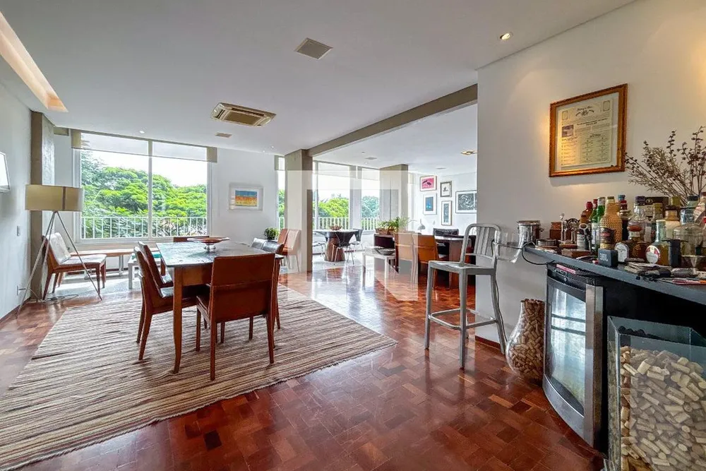 Apartamento, 3 quartos, 242 m² - Foto 1