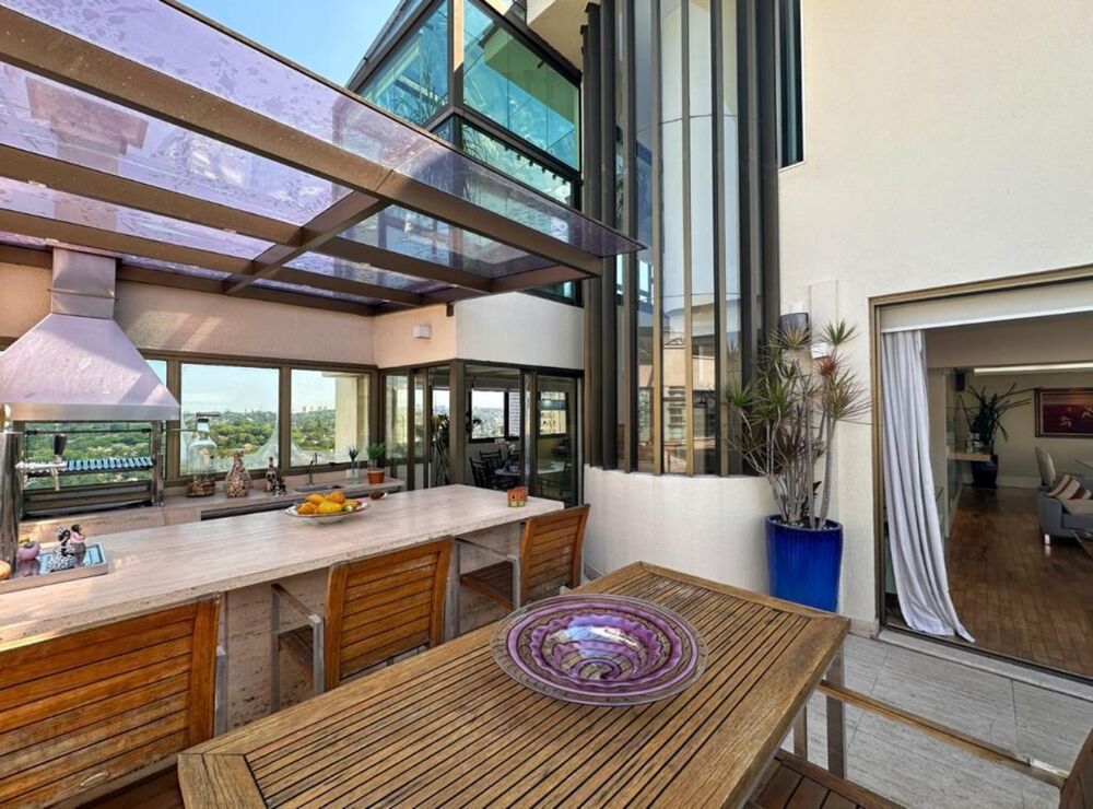 Apartamento, 3 quartos, 240 m² - Foto 1