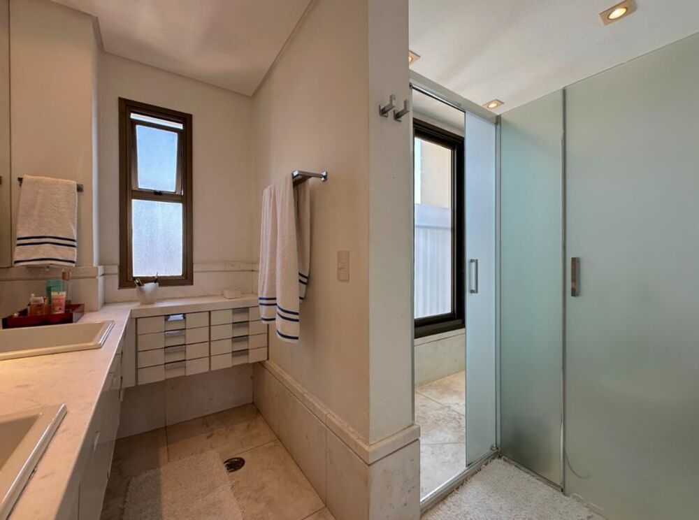 Apartamento, 3 quartos, 240 m² - Foto 11