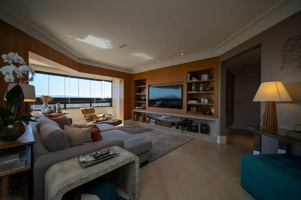 Apartamento, 3 quartos, 250 m² - Foto 1