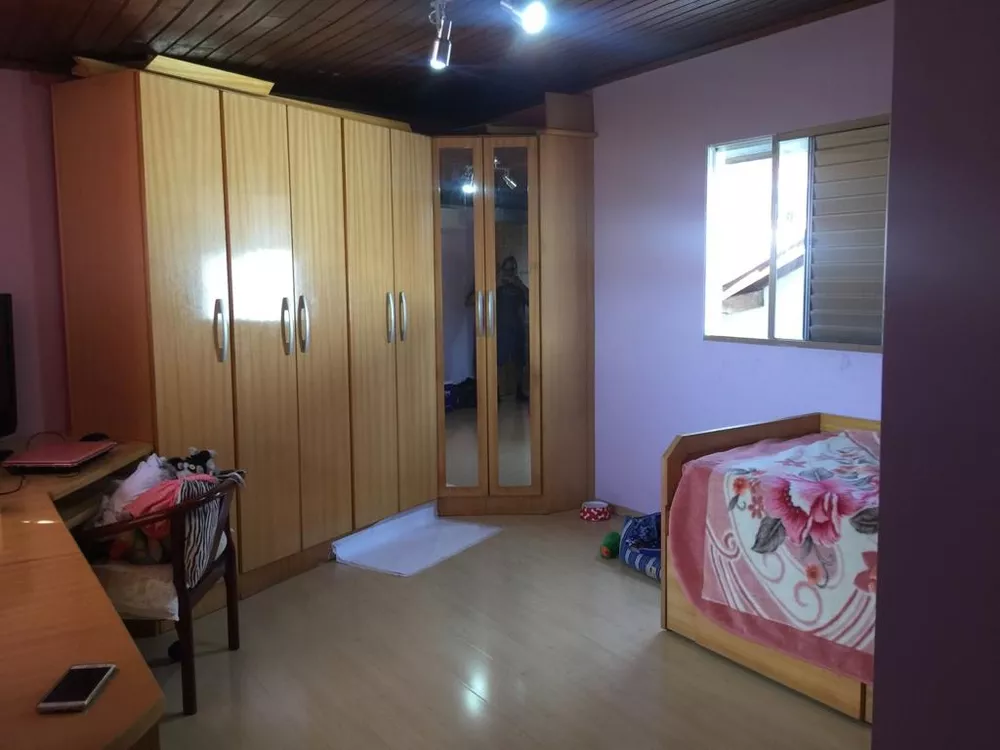 Casa à venda com 3 quartos, 200m² - Foto 4