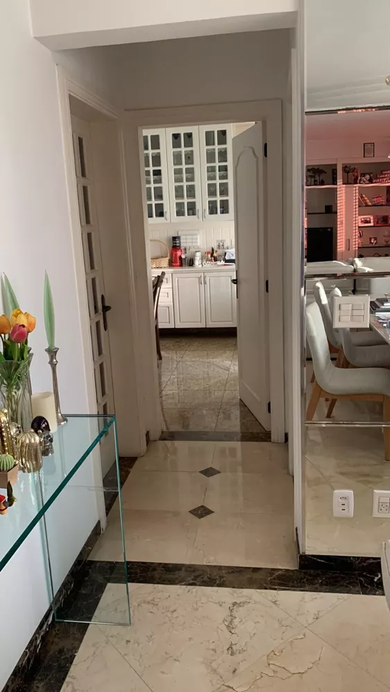 Apartamento à venda com 4 quartos, 240m² - Foto 11