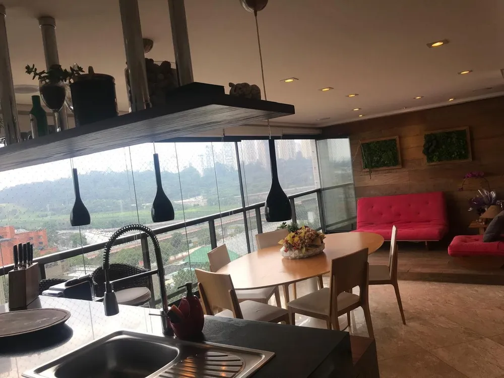 Apartamento, 3 quartos, 210 m² - Foto 1