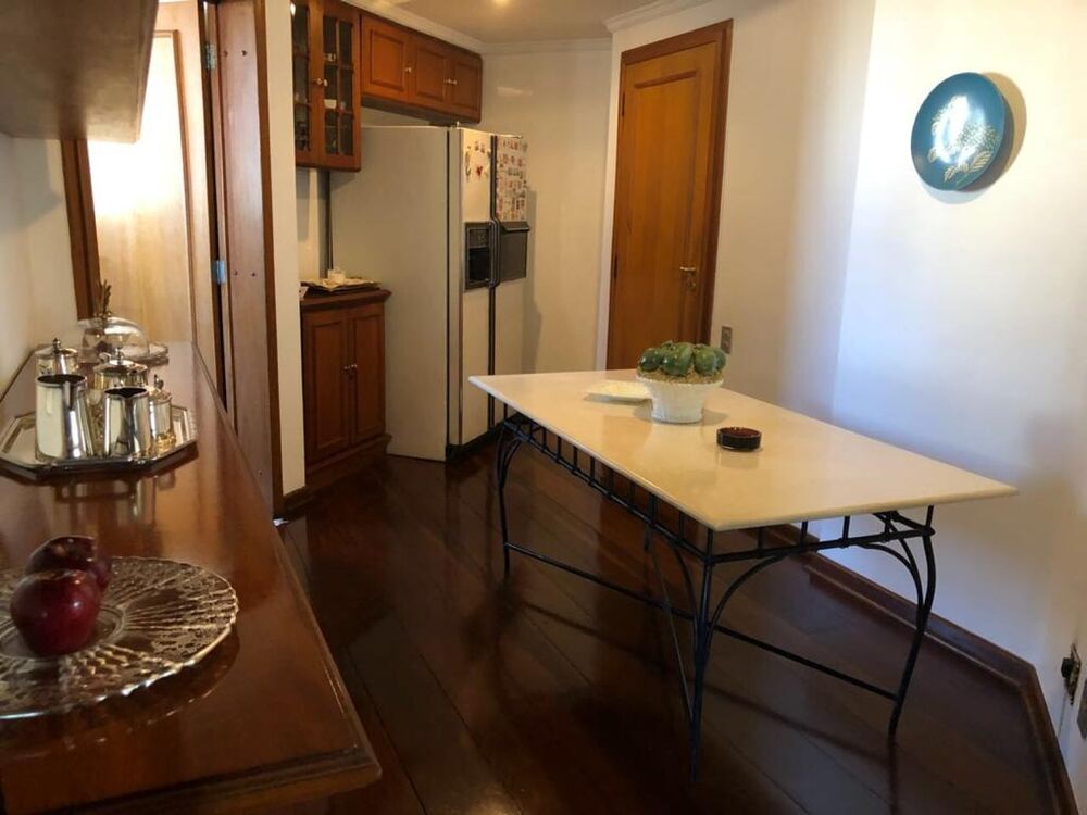 Apartamento, 3 quartos, 242 m² - Foto 1