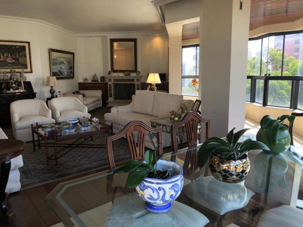 Apartamento, 3 quartos, 242 m² - Foto 2