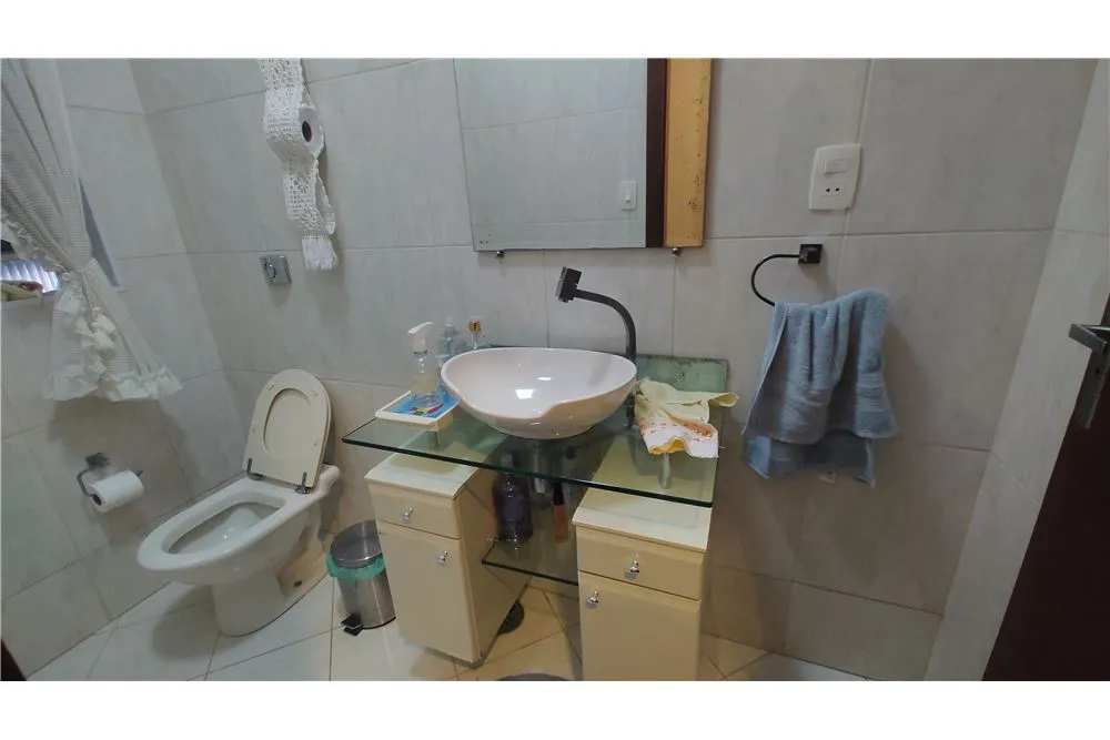 Casa, 4 quartos, 245 m² - Foto 1