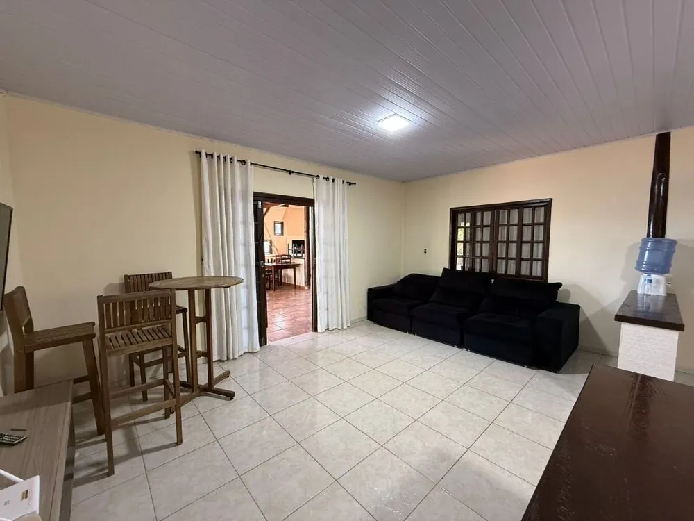 Chácara, 3 quartos, 2078 m² - Foto 1