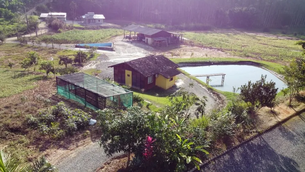 Sítio, 2 quartos, 4 hectares - Foto 1