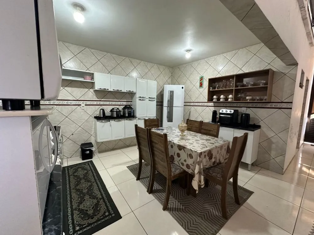 Casa, 5 quartos, 200 m² - Foto 1