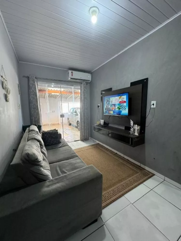 Casa à venda com 2 quartos, 61m² - Foto 2