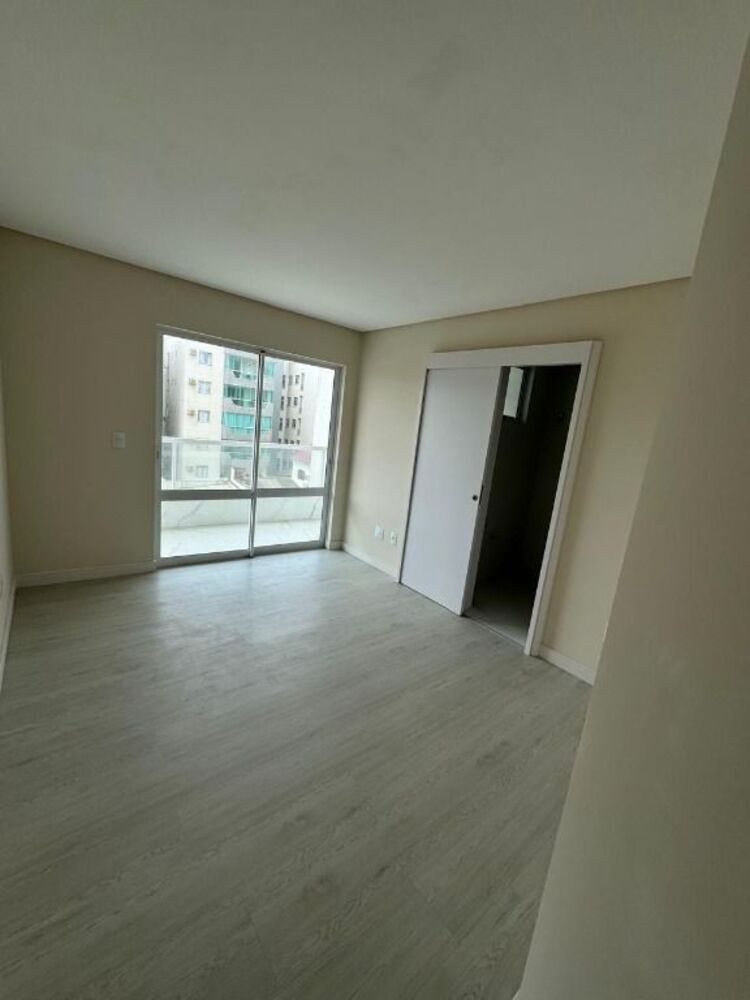 Apartamento à venda com 4 quartos, 157m² - Foto 15