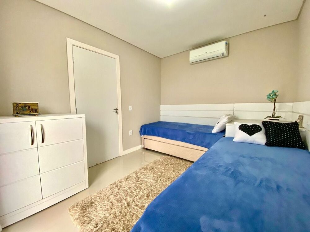 Casa, 3 quartos, 242 m² - Foto 4