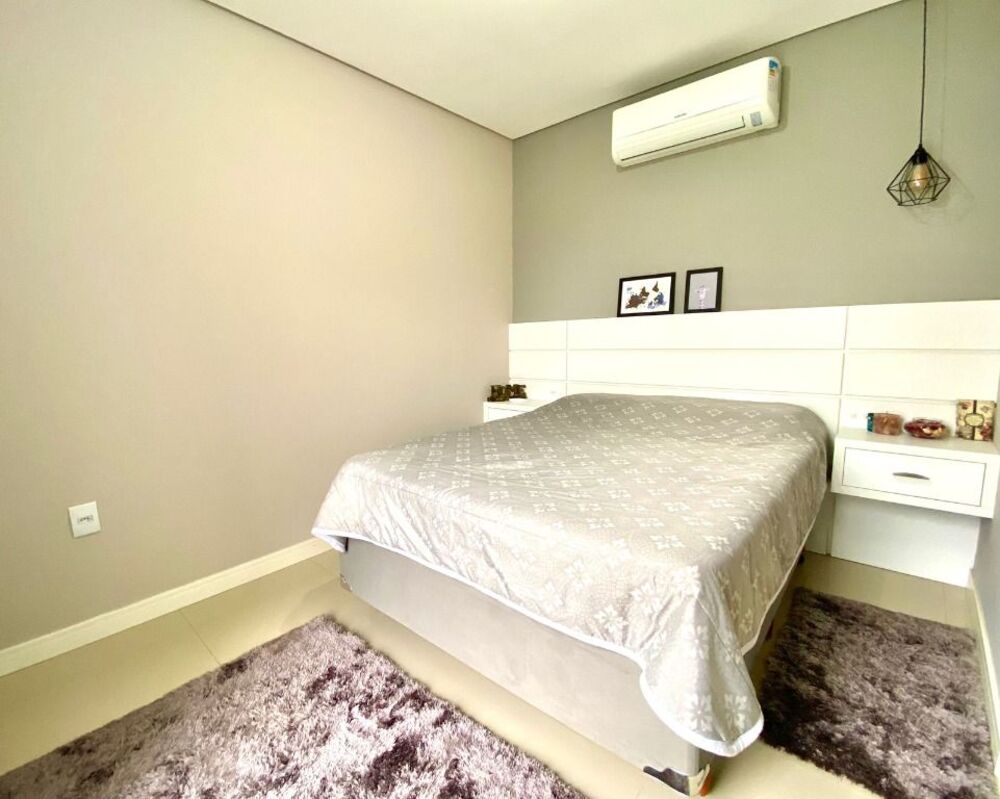Casa, 3 quartos, 242 m² - Foto 2