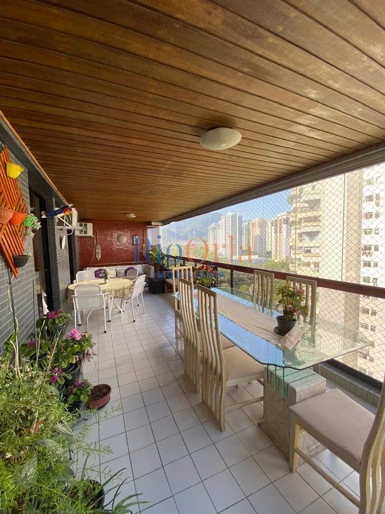 Apartamento à venda com 3 quartos, 126m² - Foto 2