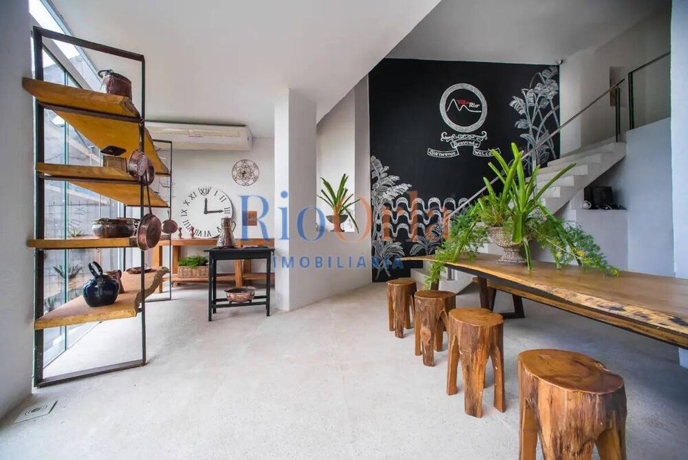 Casa à venda com 6 quartos, 1000m² - Foto 1