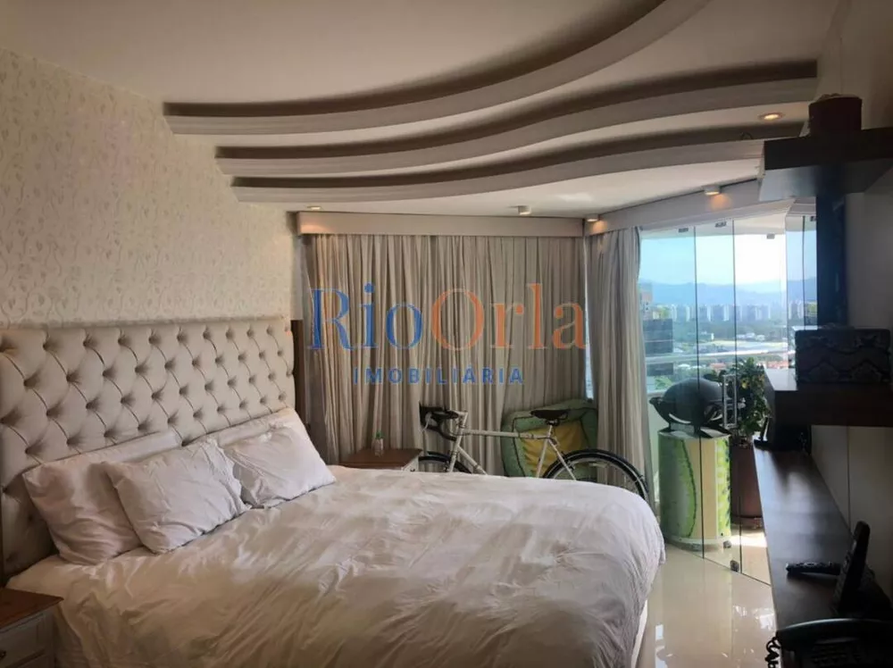 Apartamento à venda com 3 quartos, 230m² - Foto 4