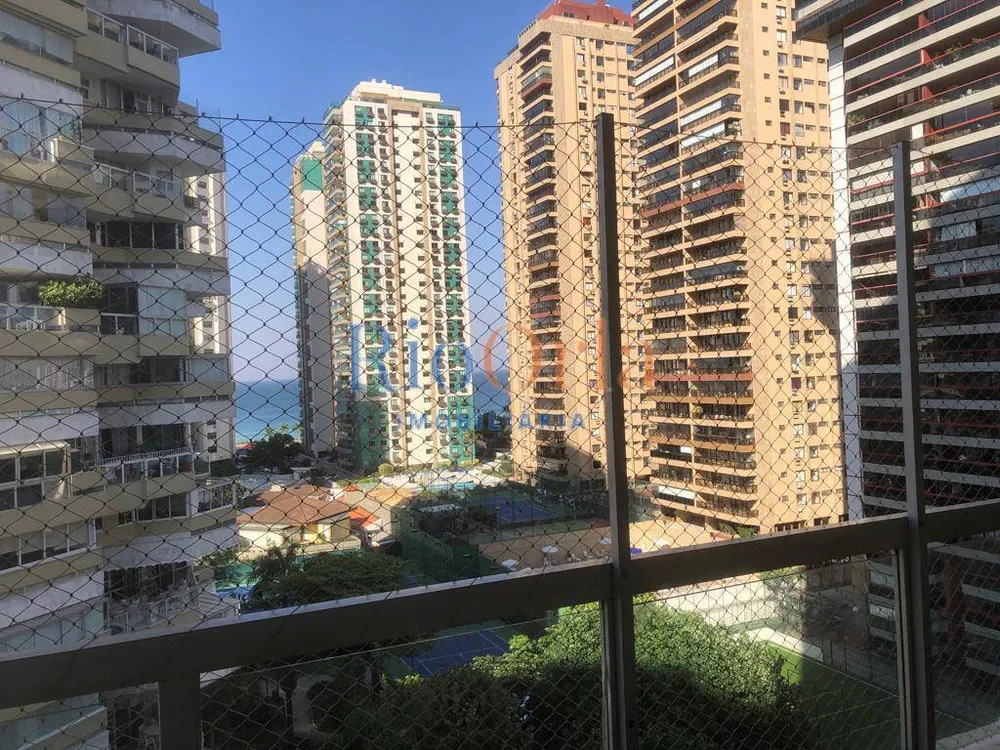 Apartamento, 3 quartos, 230 m² - Foto 2