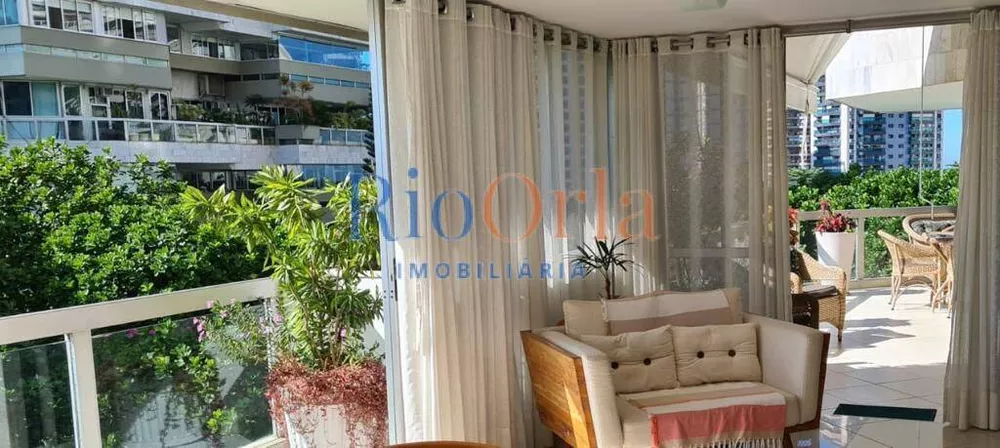 Apartamento à venda com 3 quartos, 230m² - Foto 5