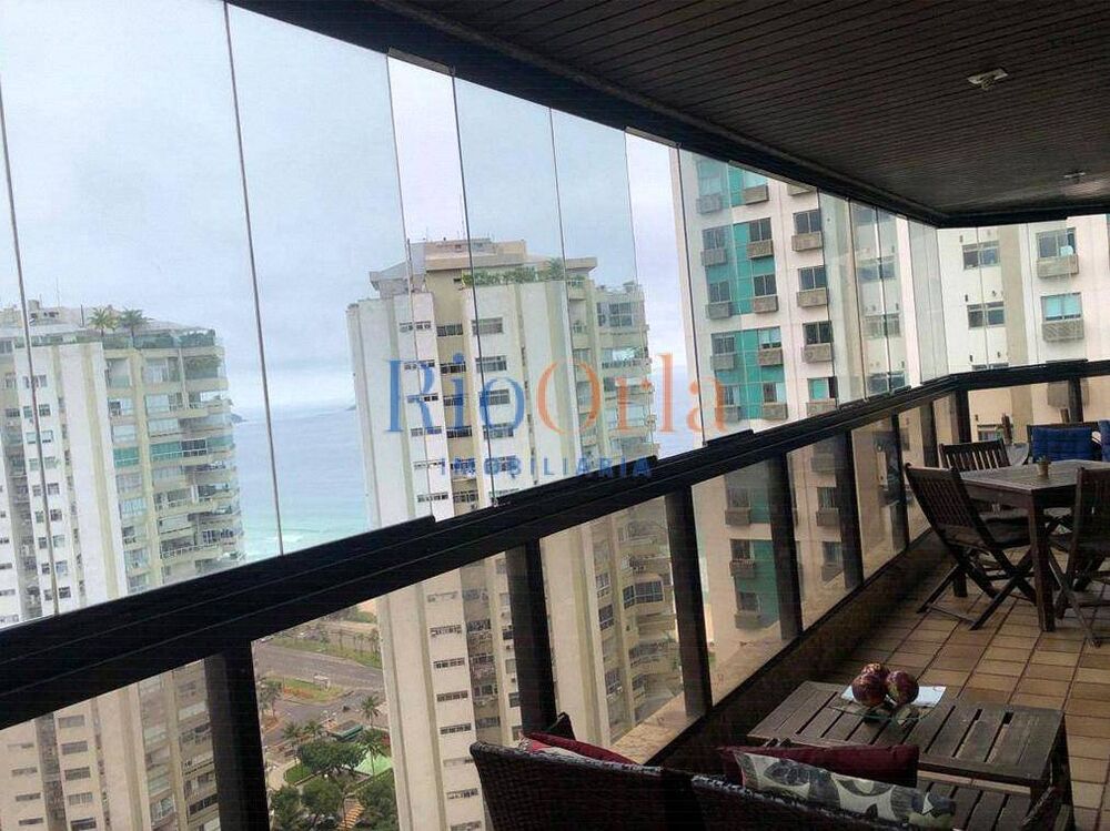 Apartamento à venda com 3 quartos, 159m² - Foto 1