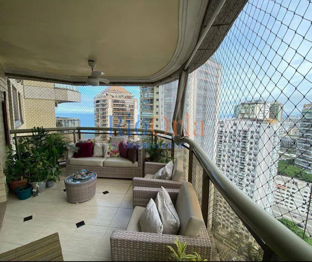 Apartamento, 3 quartos, 130 m² - Foto 2