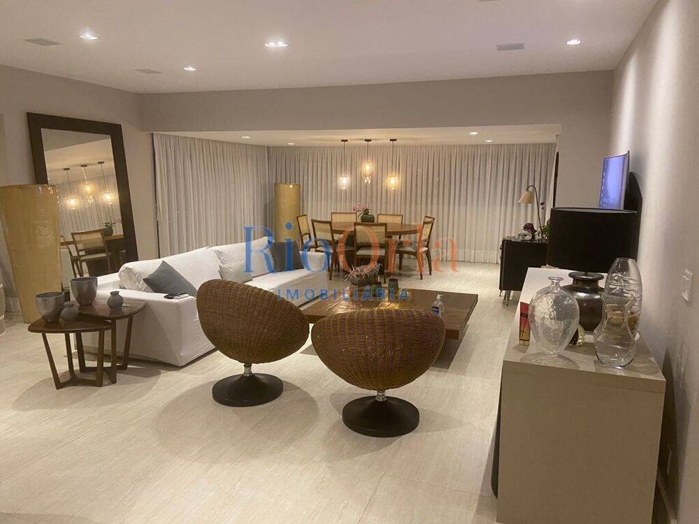 Apartamento, 3 quartos, 221 m² - Foto 1