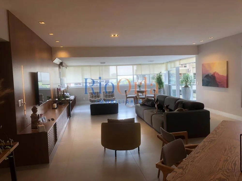 Apartamento, 3 quartos, 220 m² - Foto 2