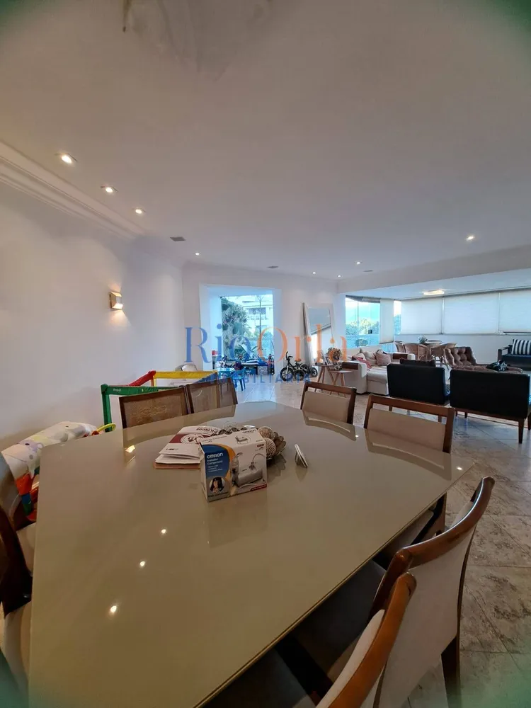 Apartamento, 3 quartos, 230 m² - Foto 1