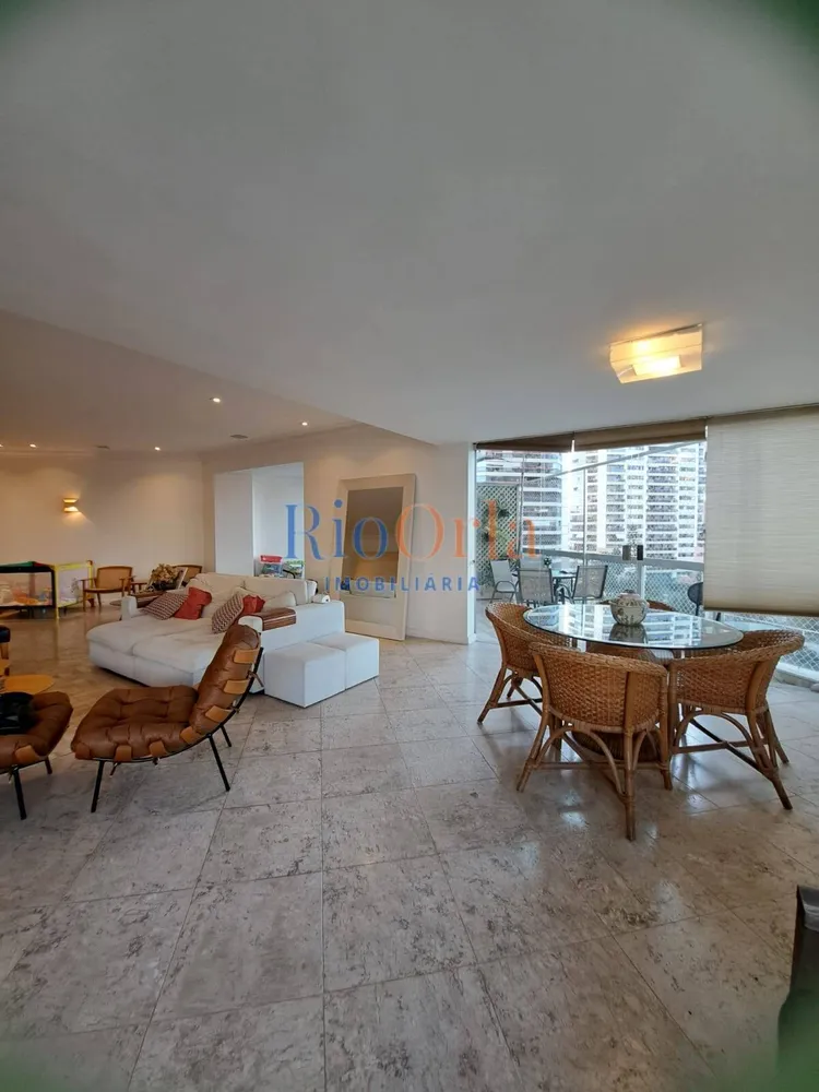 Apartamento, 3 quartos, 230 m² - Foto 2