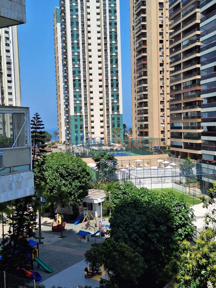 Apartamento, 3 quartos, 230 m² - Foto 2