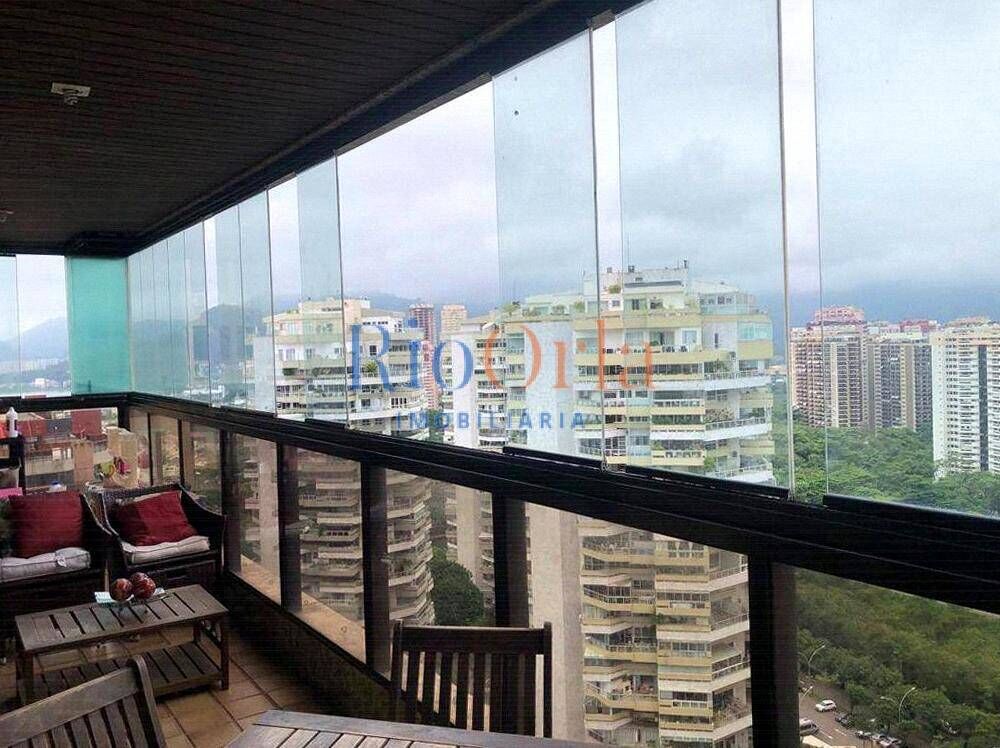 Apartamento à venda com 3 quartos, 158m² - Foto 2
