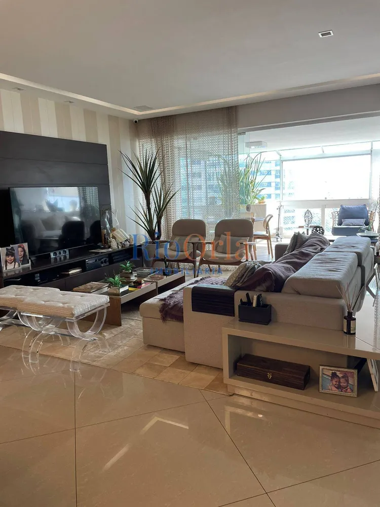 Apartamento, 3 quartos, 220 m² - Foto 1