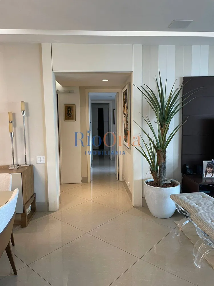 Apartamento, 3 quartos, 220 m² - Foto 2