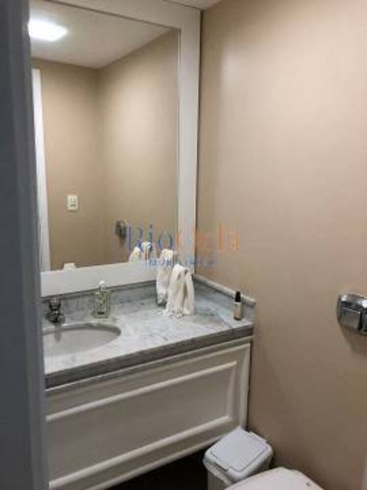 Apartamento à venda com 4 quartos, 246m² - Foto 2