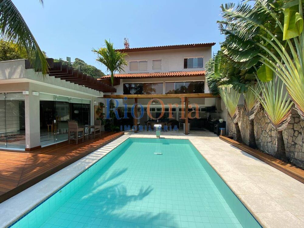 Casa, 5 quartos, 1400 m² - Foto 1